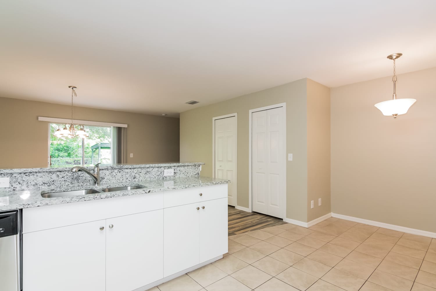 10014 Ancona St photo 5