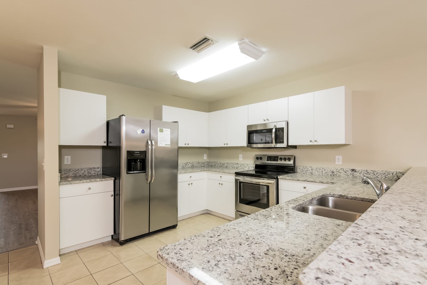 10014 Ancona St photo 4