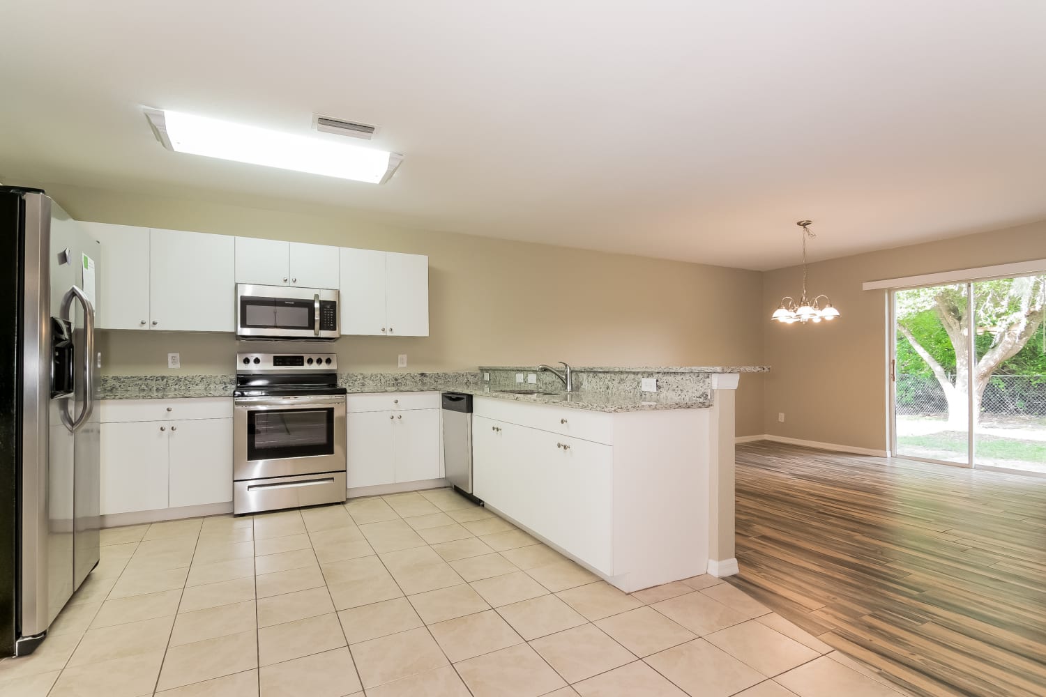 10014 Ancona St photo 3