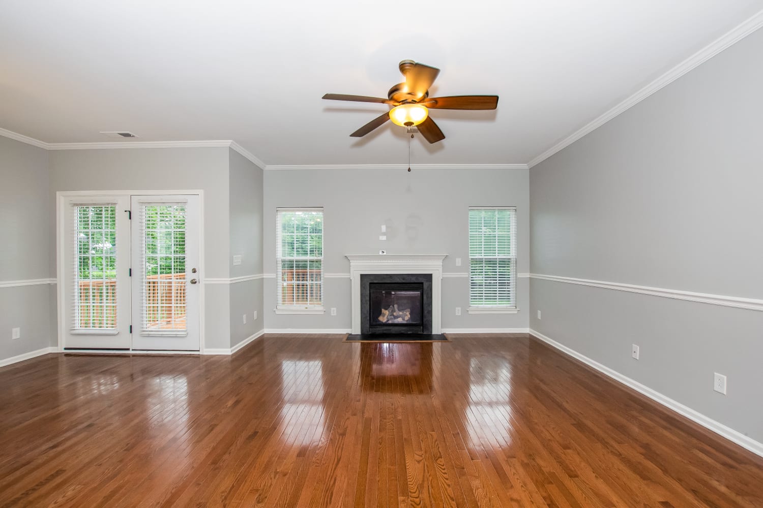 2572 Holly Oak Ln photo 2