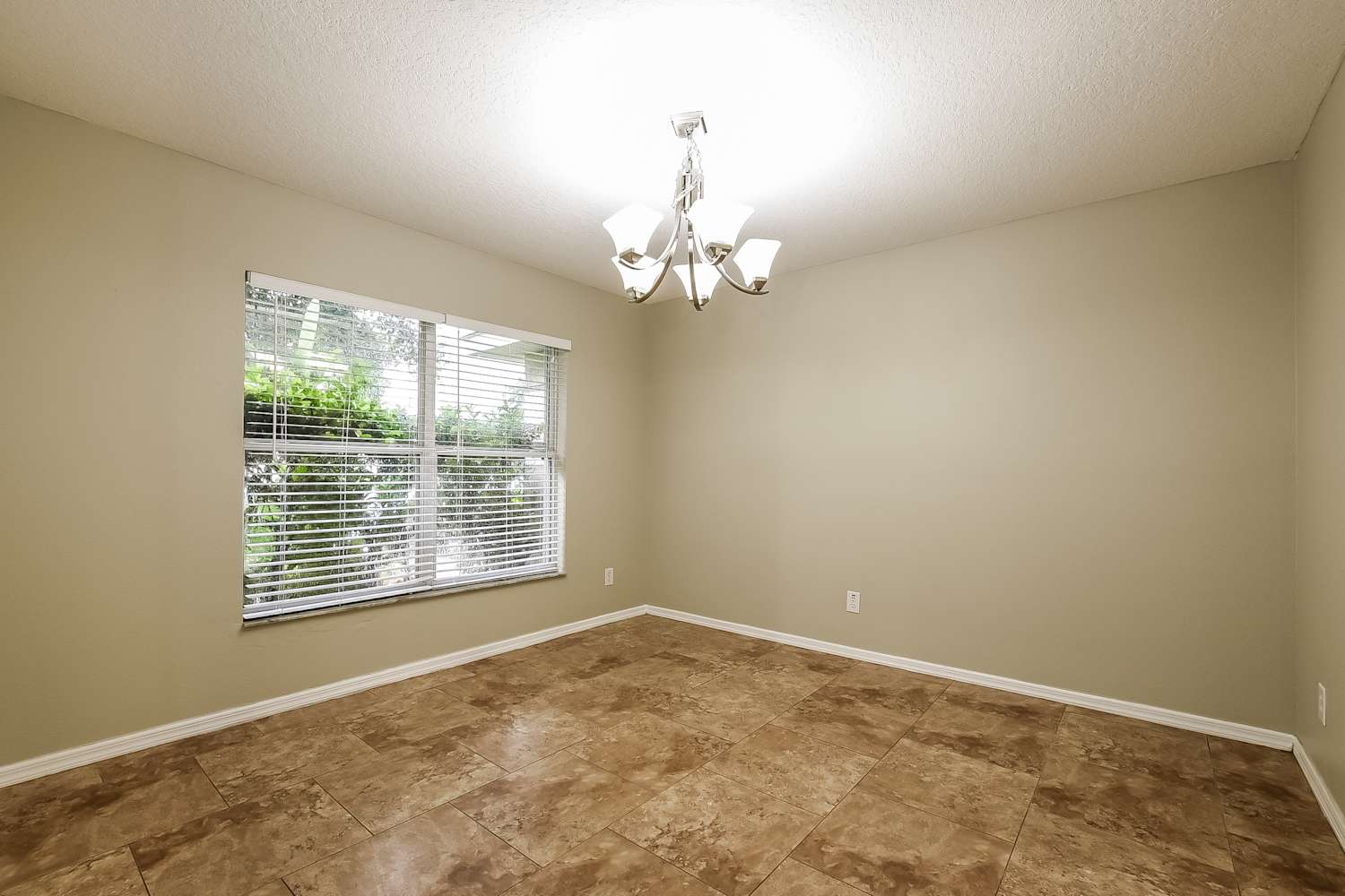 3616 Doe Run Dr photo 4