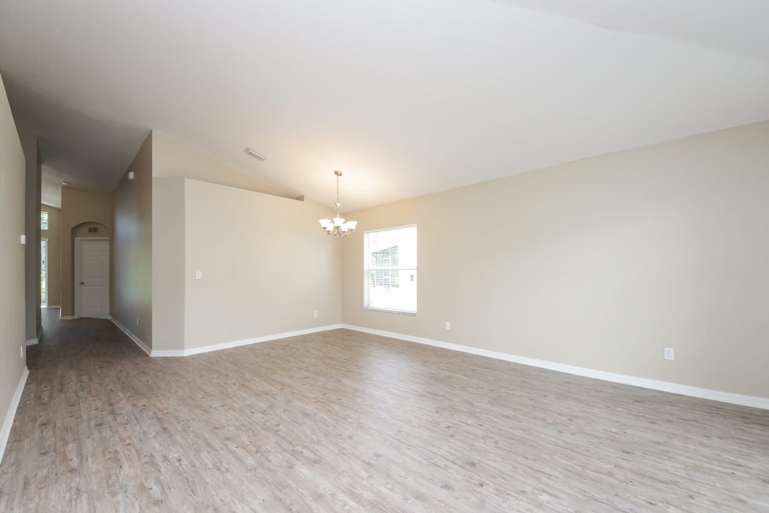 745 Sedgewood Cir photo 2