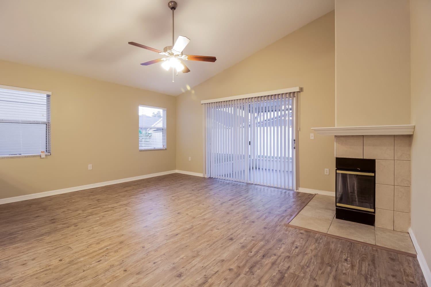 14100 Yellow Wood Cir photo 5