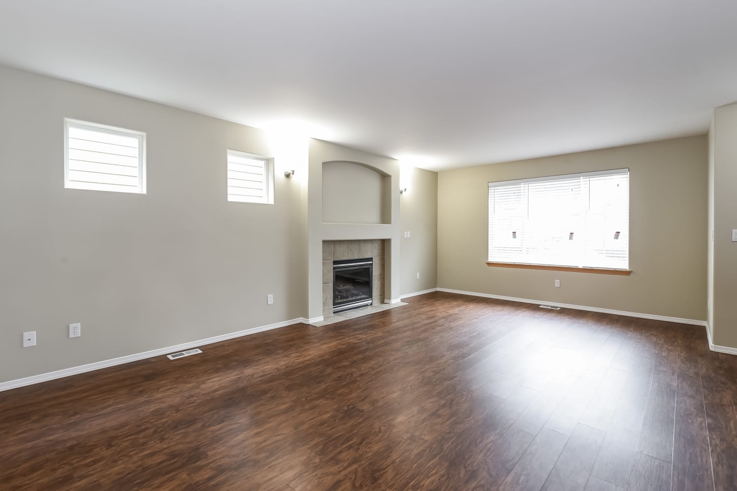 18133 96th Ave E photo 3