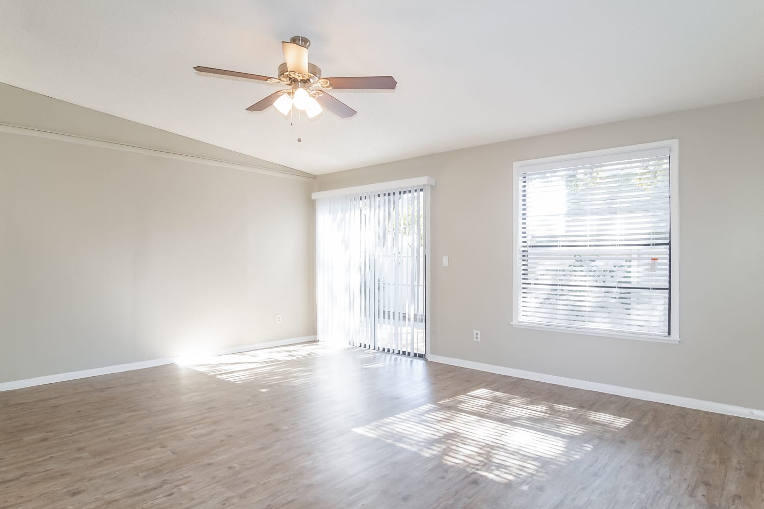 10812 Scepter Dr photo 3