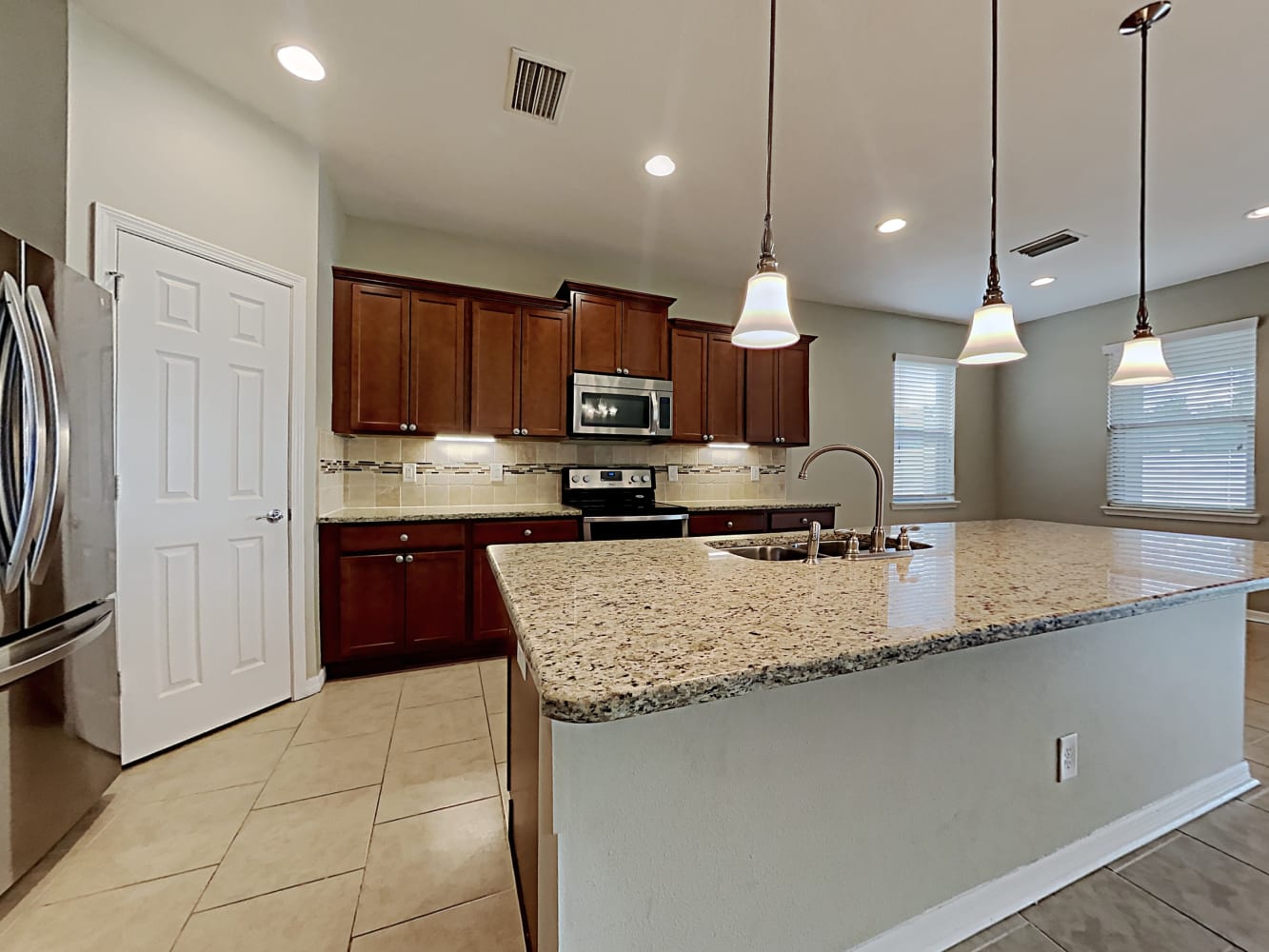 2235 Landside Dr photo 4