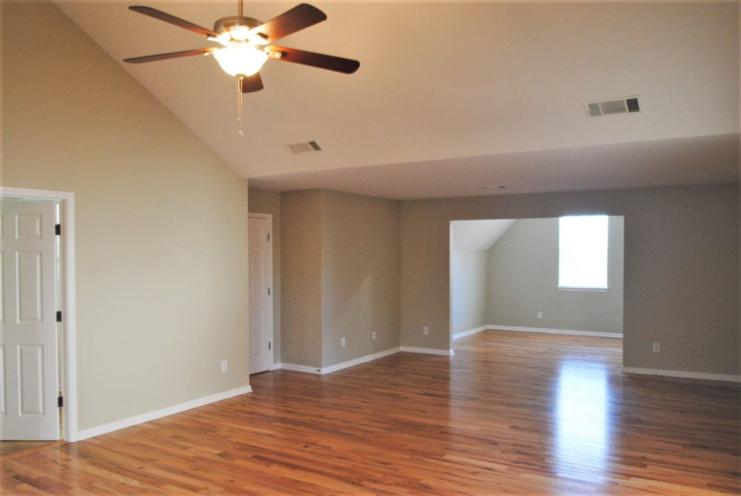 434 Farmwood Way photo 3