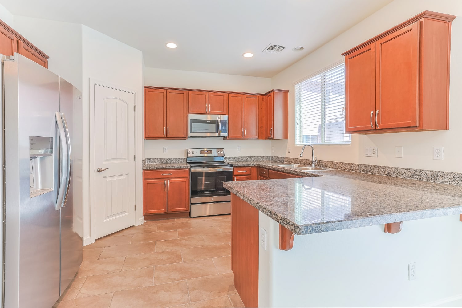 1375 S Moccasin Trl photo 4