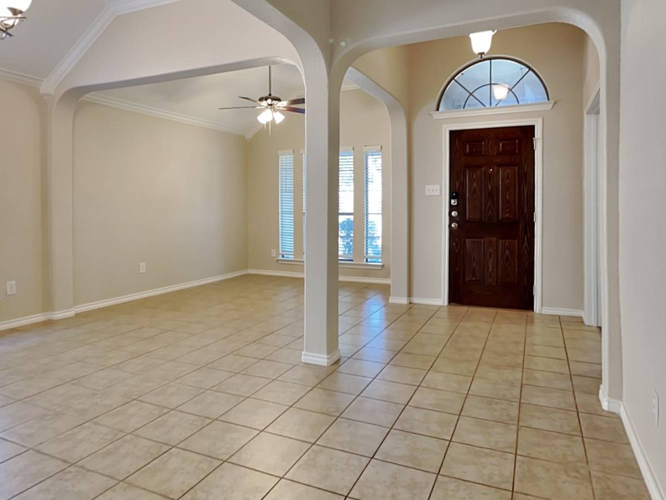 10645 Devinstone Dr photo 4