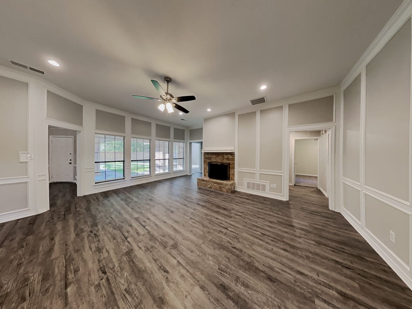 612 Arbor Creek Dr photo 3