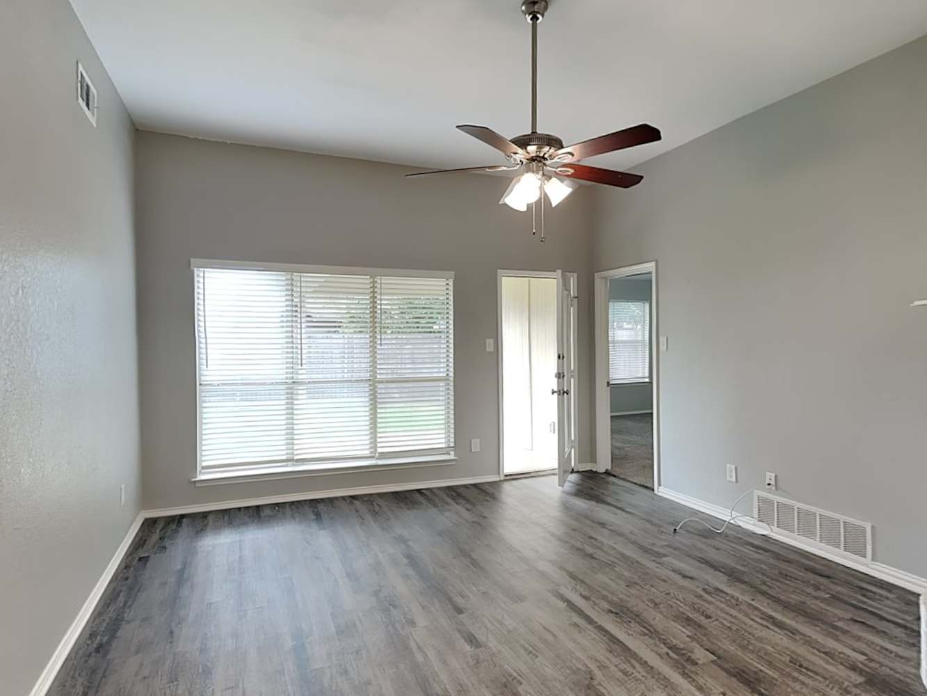 2072 Bronco Ln photo 3