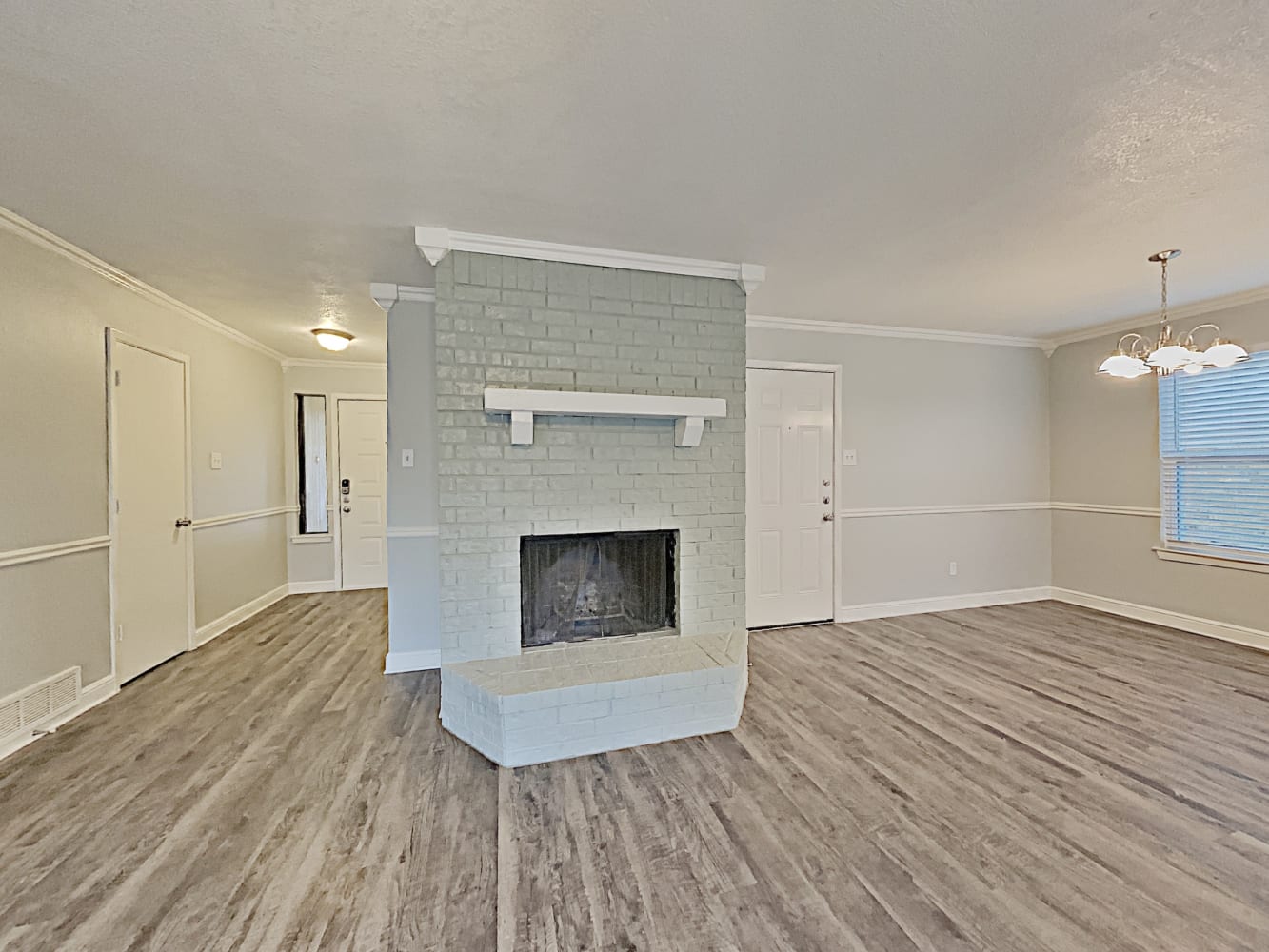 6649 Parkwood Dr photo 3