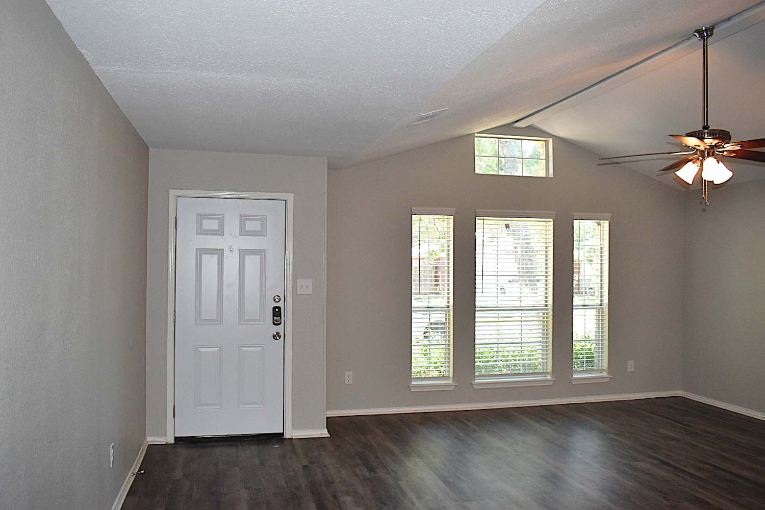 1111 Hidden Creek Dr photo 5
