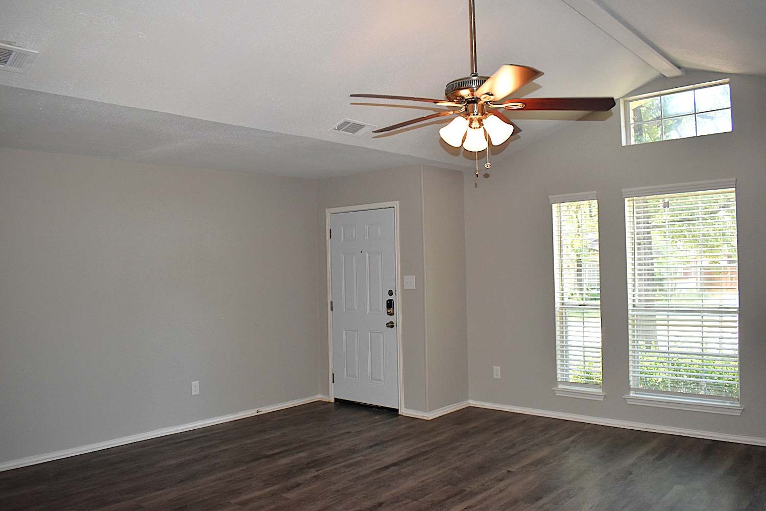 1111 Hidden Creek Dr photo 4