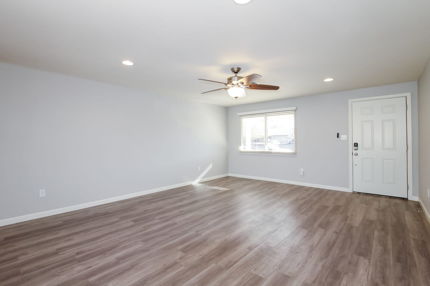 3922 E Emile Zola Ave photo 4