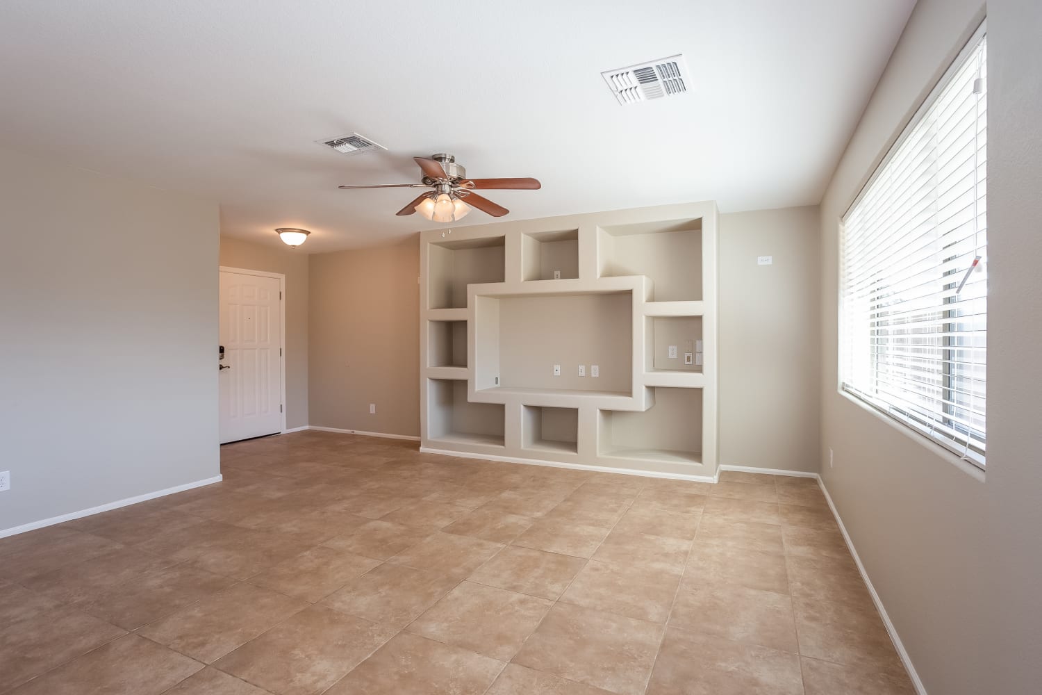 447 W Corriente Ct San Tan Valley, AZ 85143 photo 4