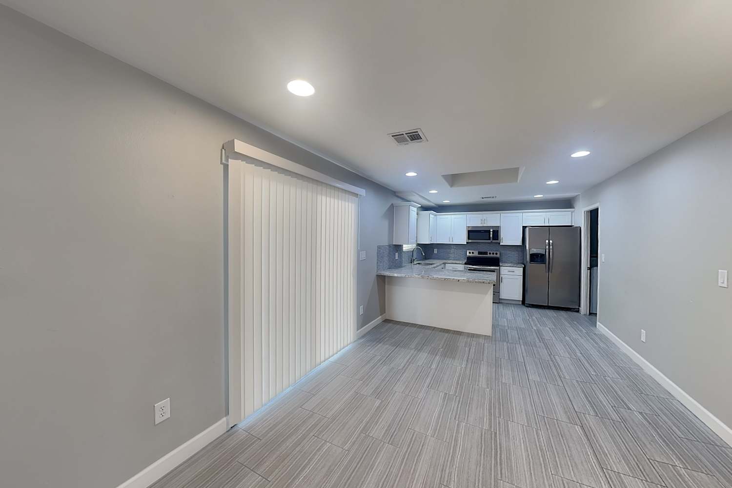 5424 S El Camino Dr Tempe, AZ 85283 photo 2