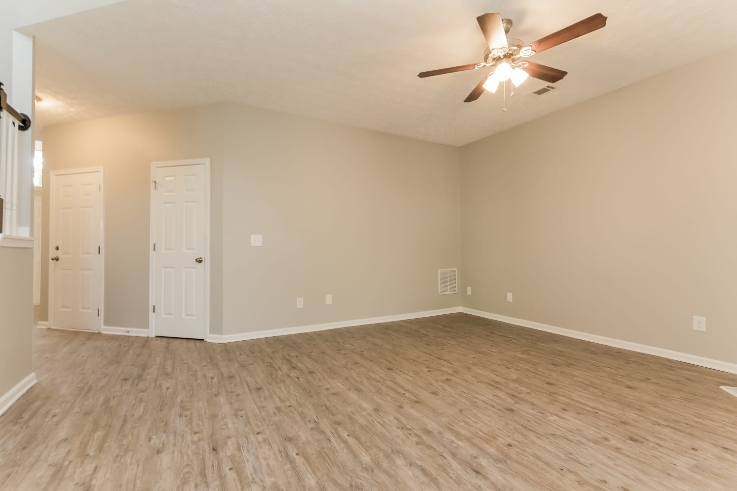 460 Hulan Way photo 5