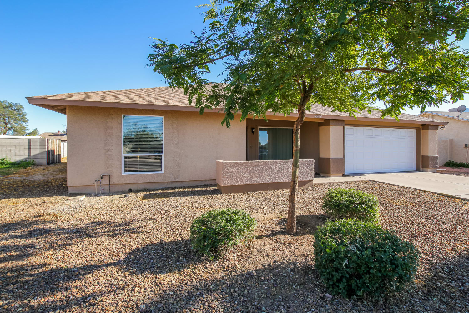 3419 E Angela Dr photo 3