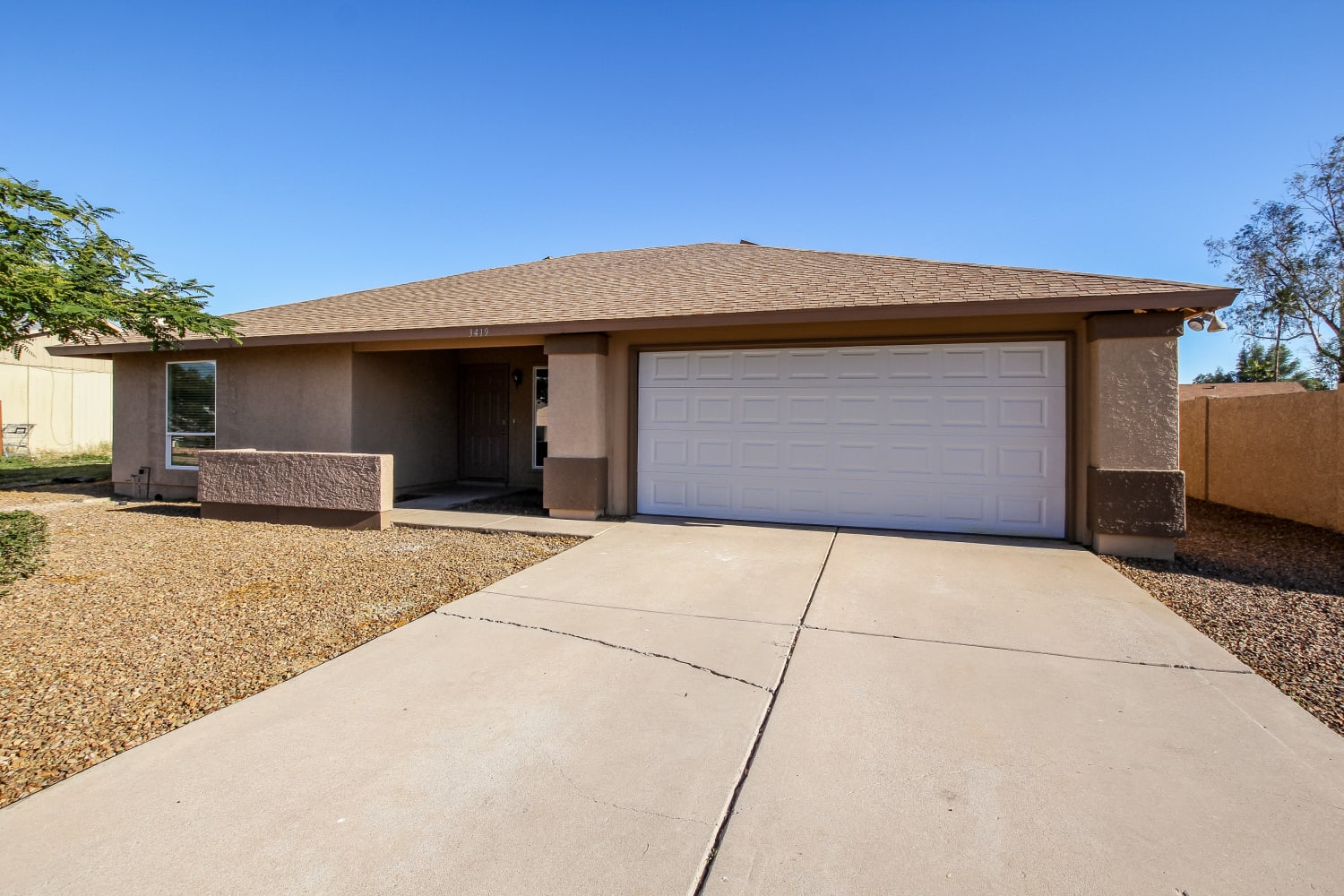 3419 E Angela Dr photo 2
