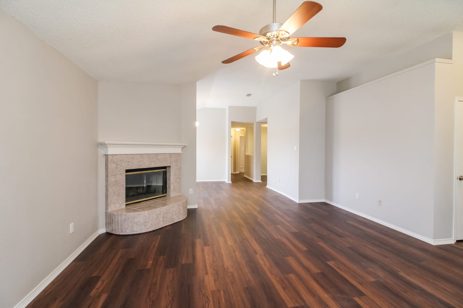 5812 Matt St photo 3