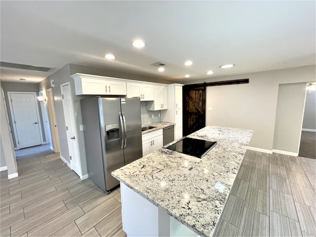 8708 E Palm Ln photo 4