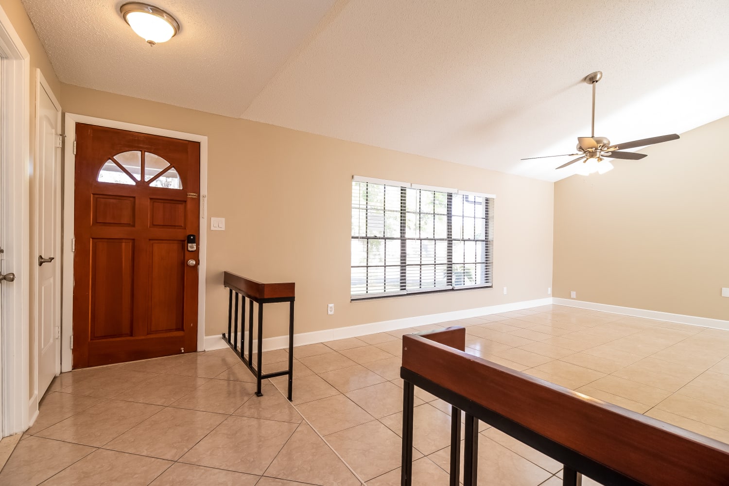 2821 Buccaneer Dr photo 4