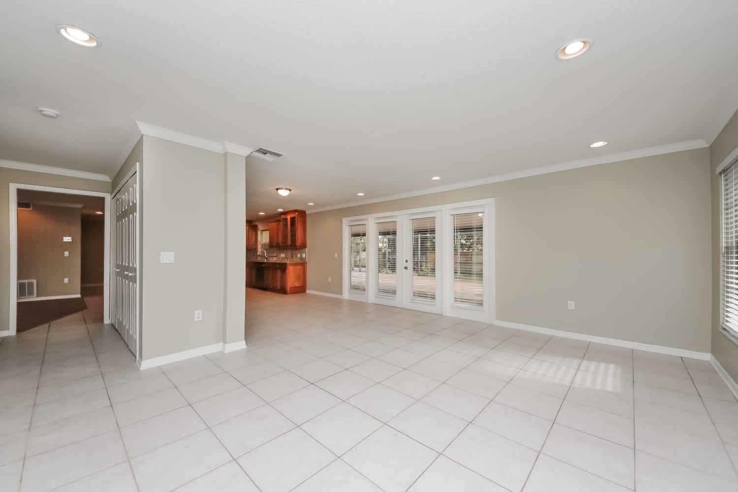 8516 Cedar Cove Ct photo 4
