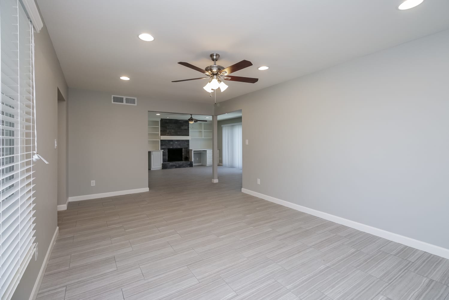 1140 E Malibu Dr photo 4