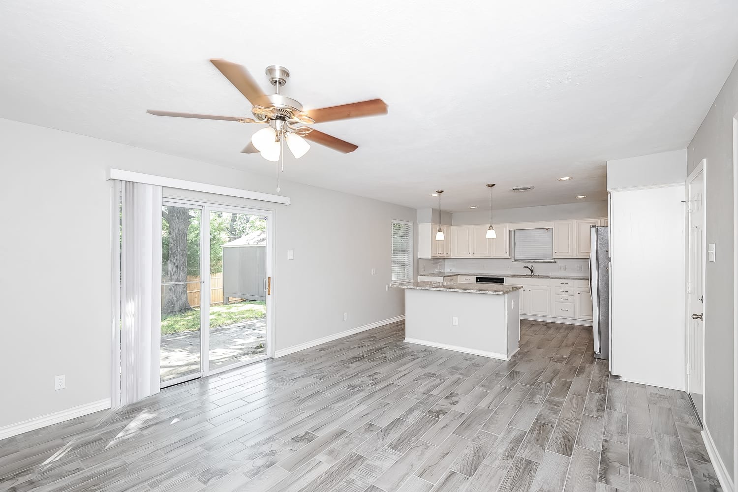 8514 Sweetwater Dr photo 5