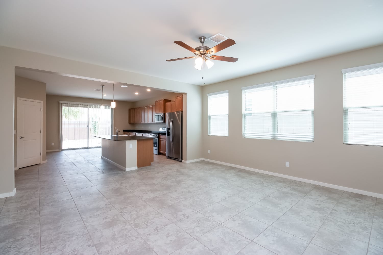 33987 N Desert Star Dr photo 4