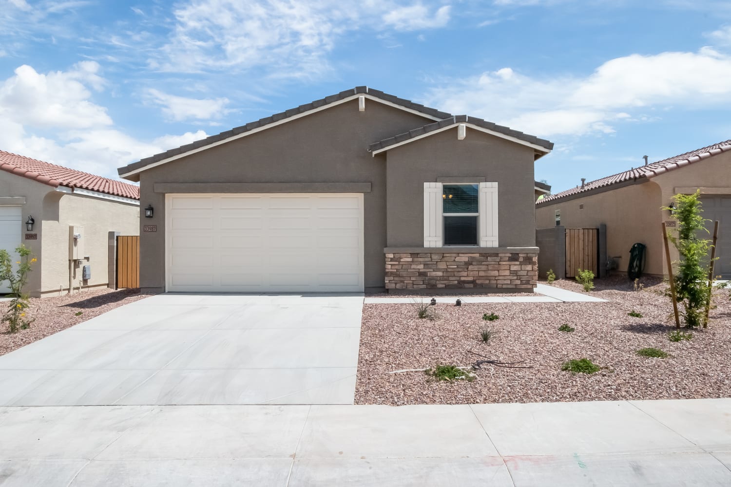 33987 N Desert Star Dr photo 2