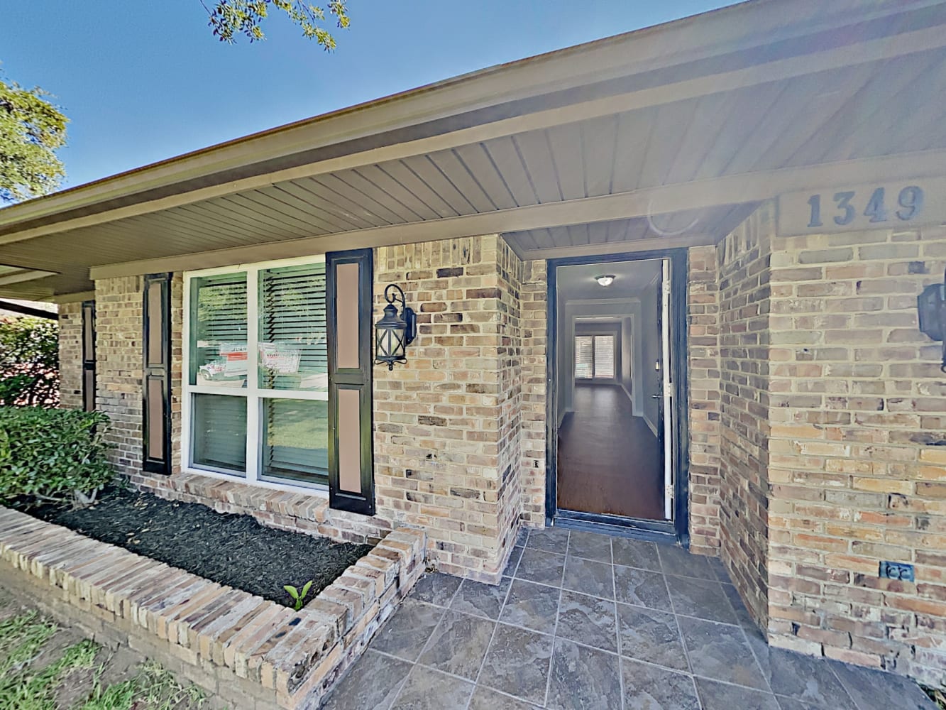 1349 Glenhill Ln photo 4