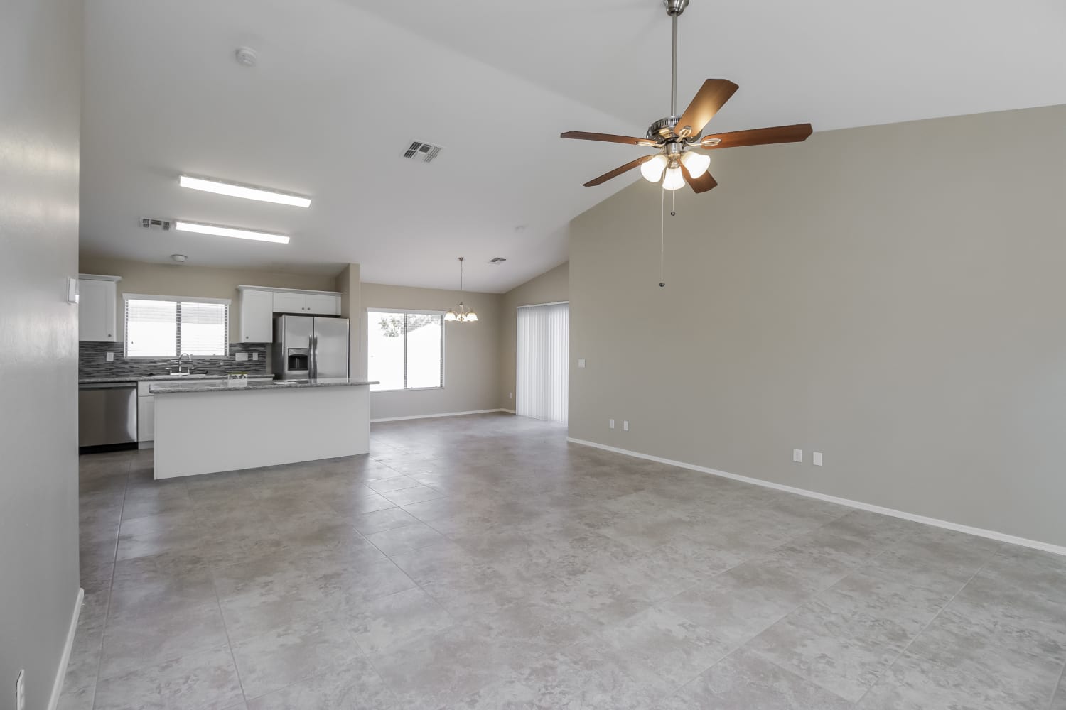 38559 N Dolores Dr photo 5