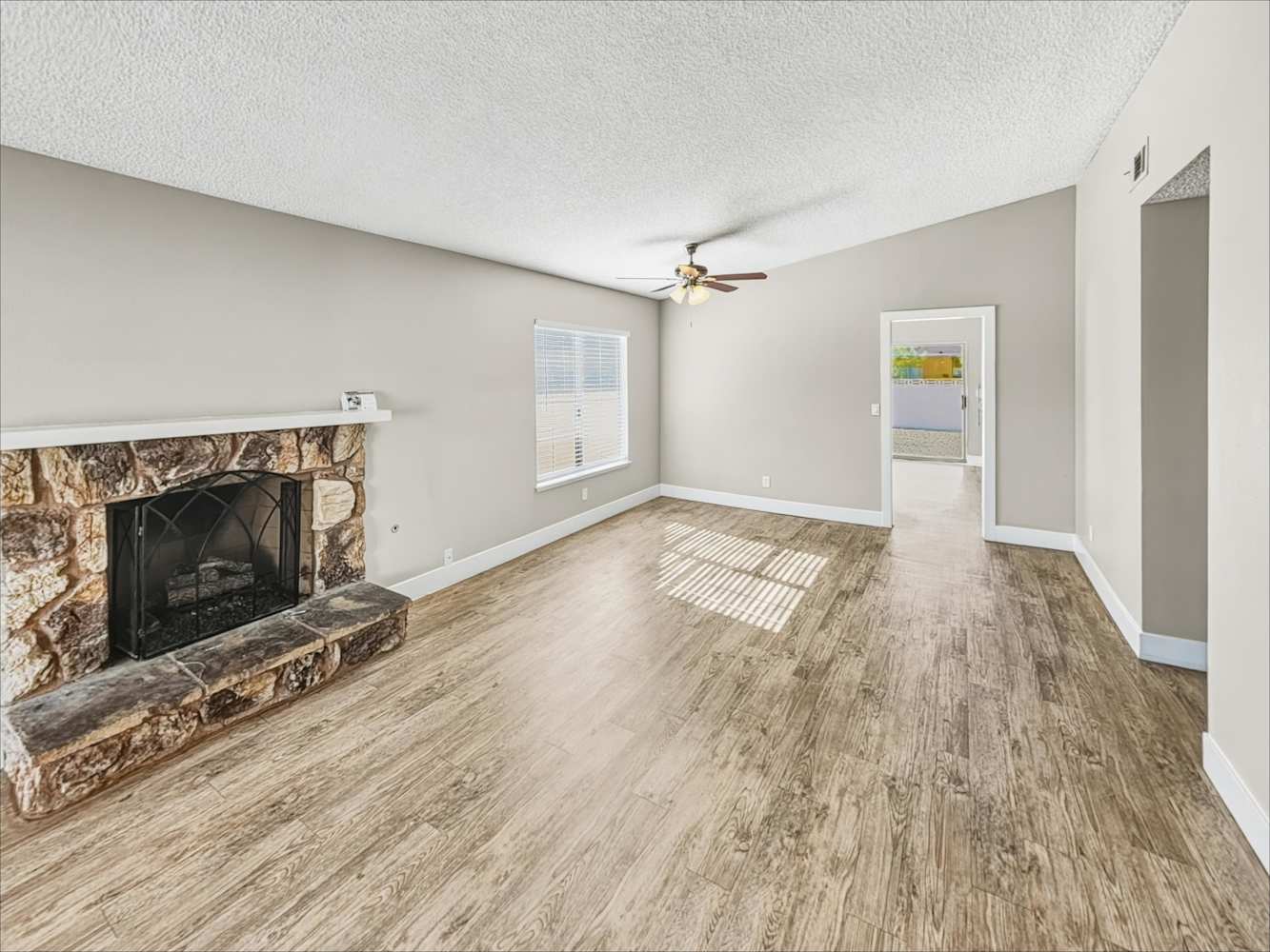 6357 Greyhawk Ave photo 5