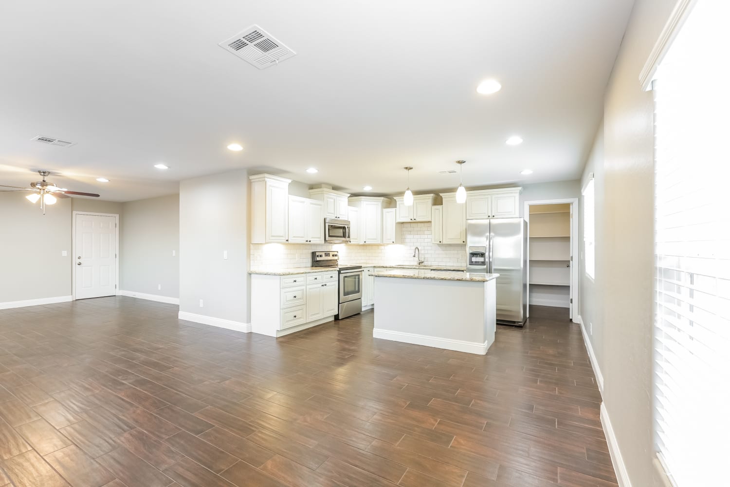 1014 E Harry St photo 5