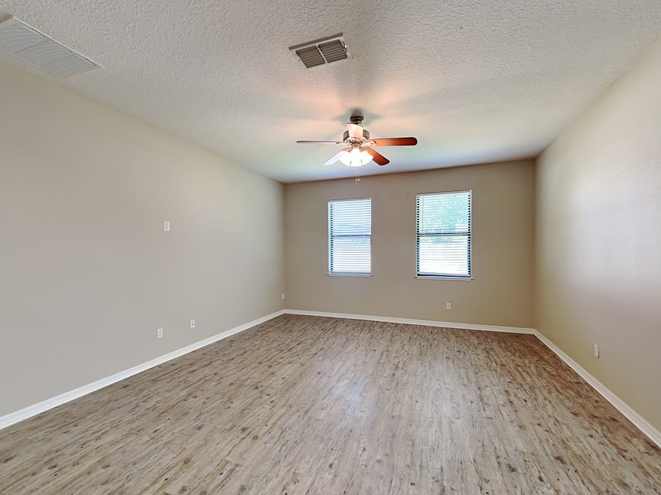 409 Arbor Pointe Ave photo 4