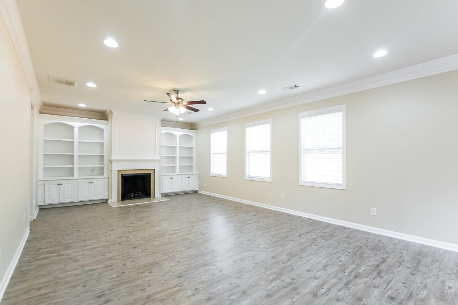642 Ivy Chase Loop photo 4