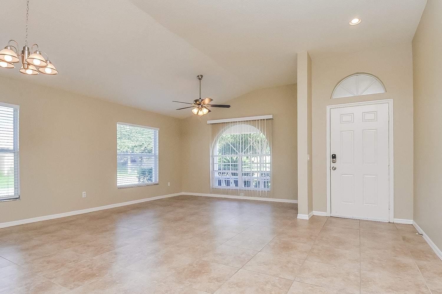 1427 Saddle Gold Ct photo 3
