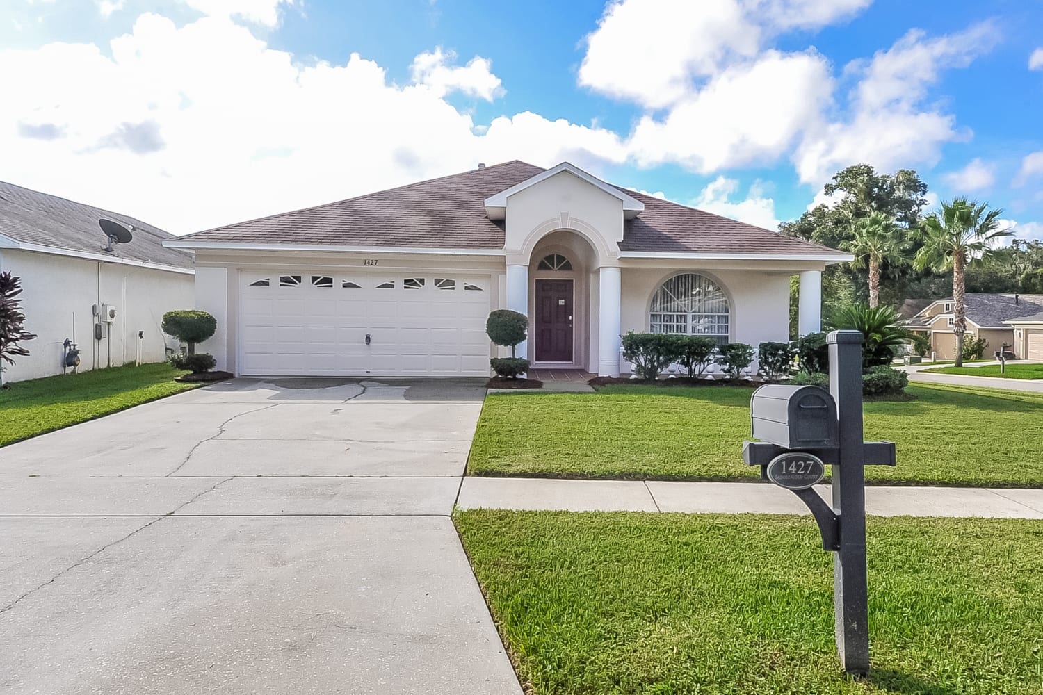 1427 Saddle Gold Ct photo 2