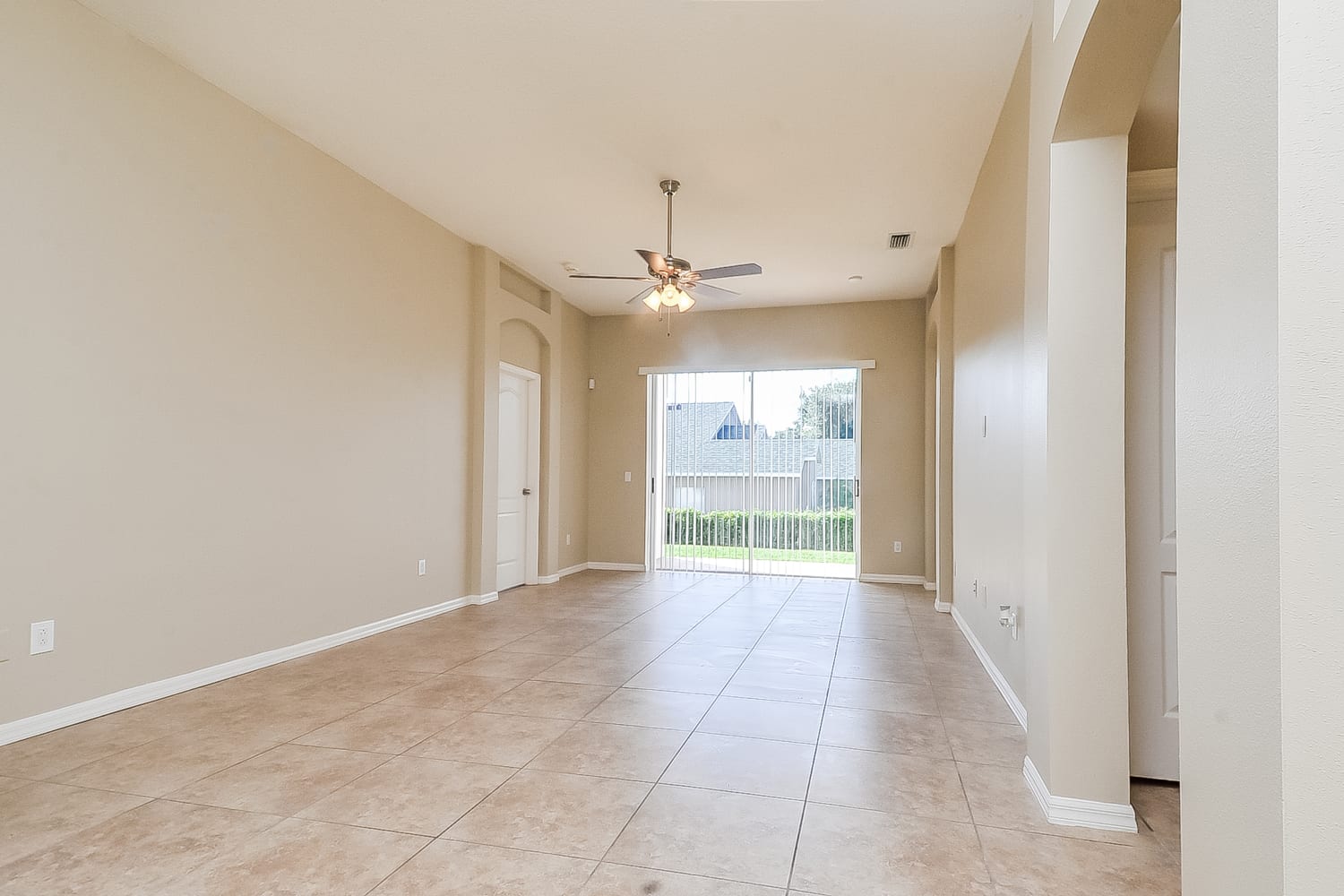 1427 Saddle Gold Ct photo 4