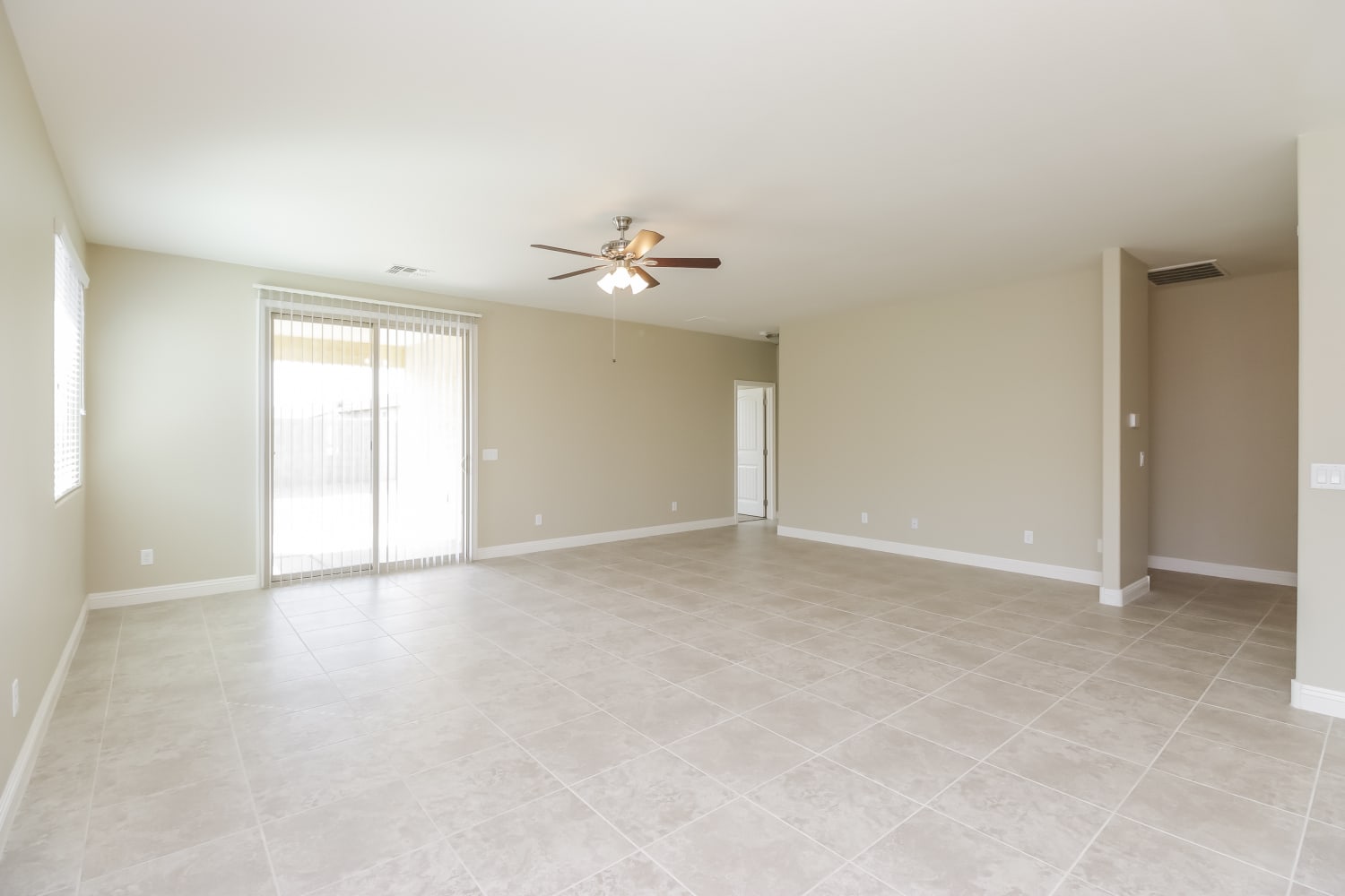 1063 W Brangus Way photo 3
