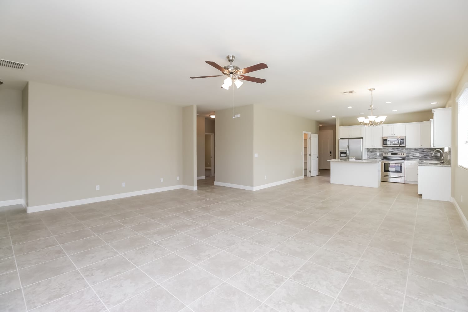 1063 W Brangus Way photo 4