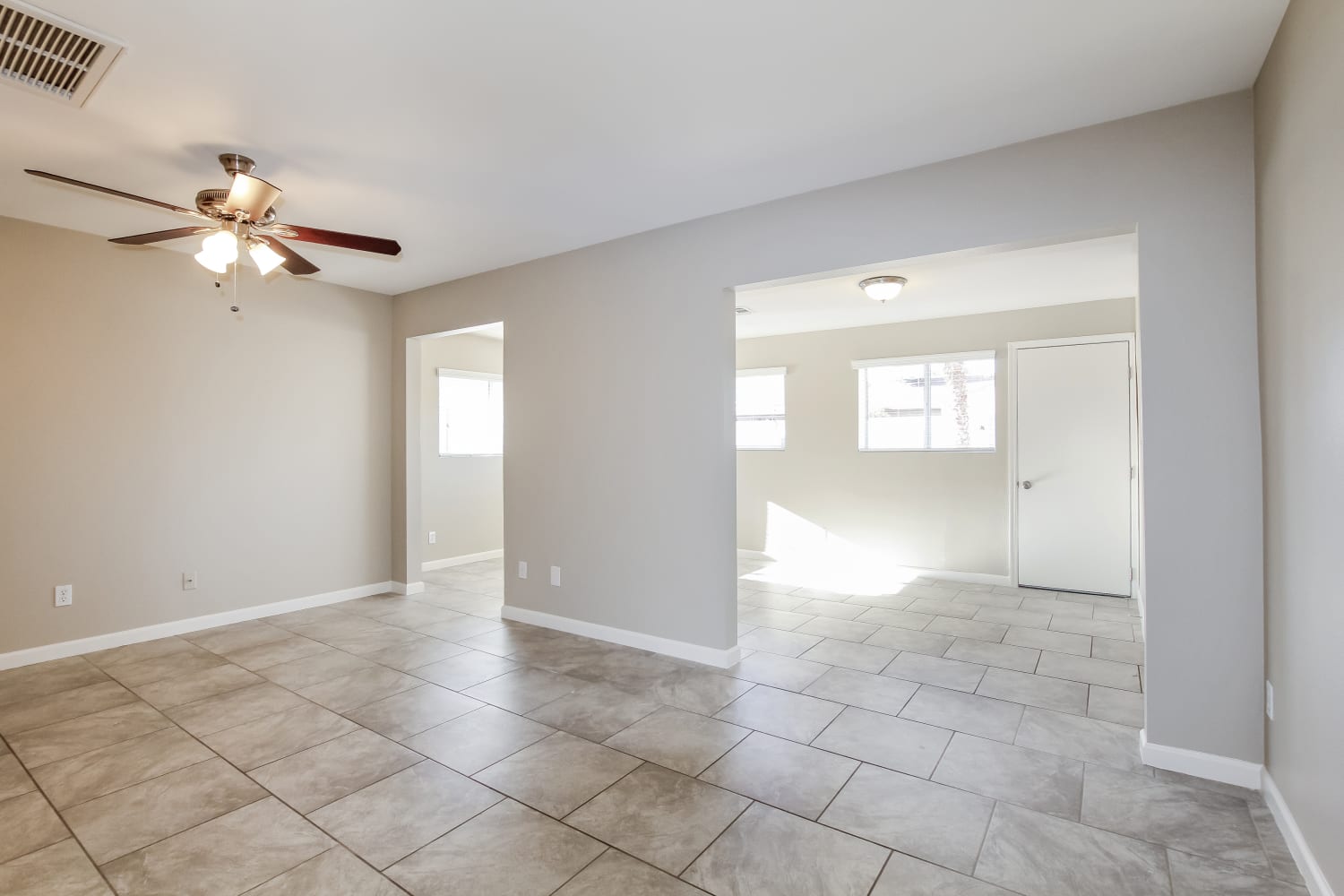 2720 E Michelle Dr photo 5
