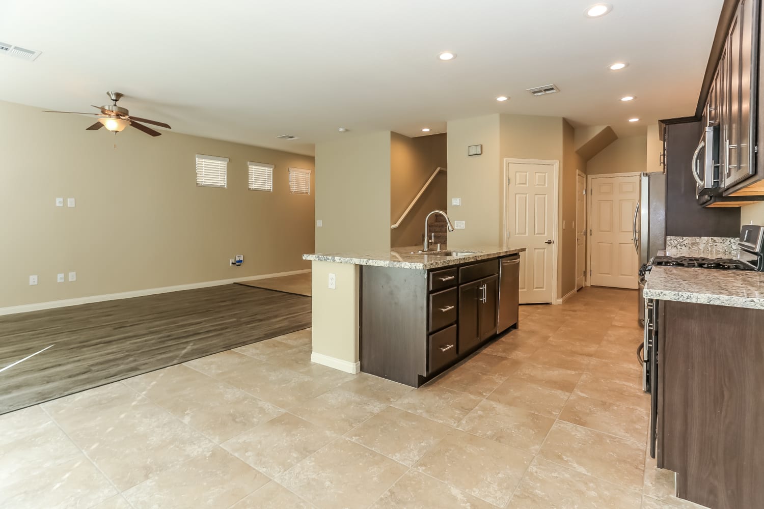 9029 Sea Grass Bay Ct photo 4