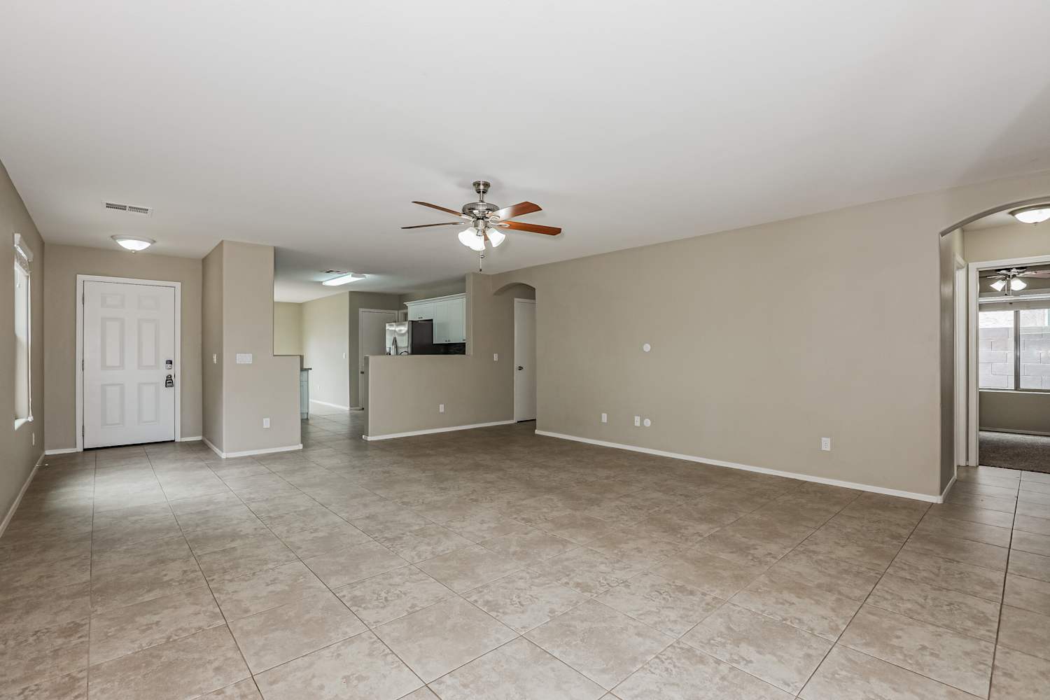 3574 W Mesquite Ave photo 4