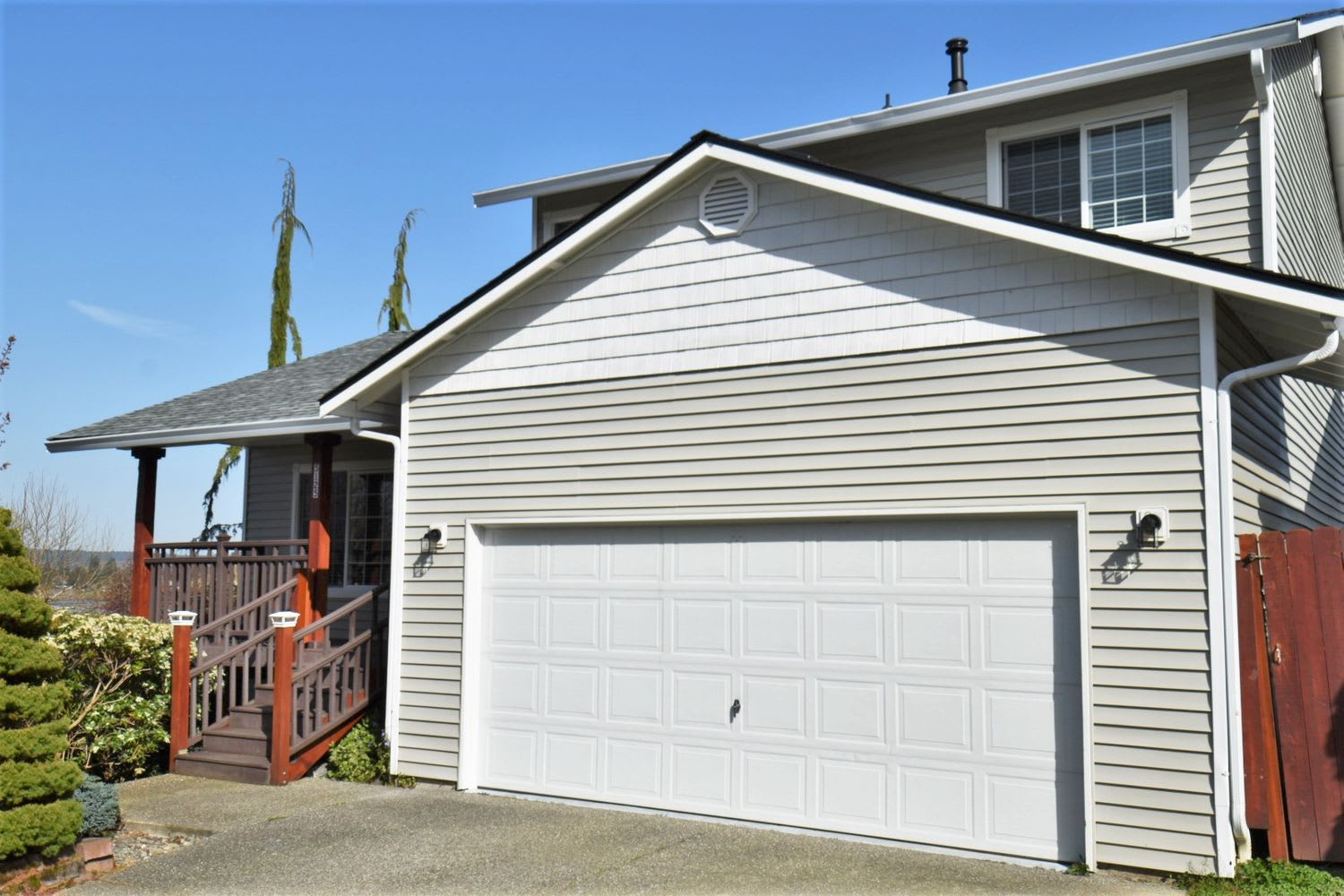5125 61st Dr NE photo 2