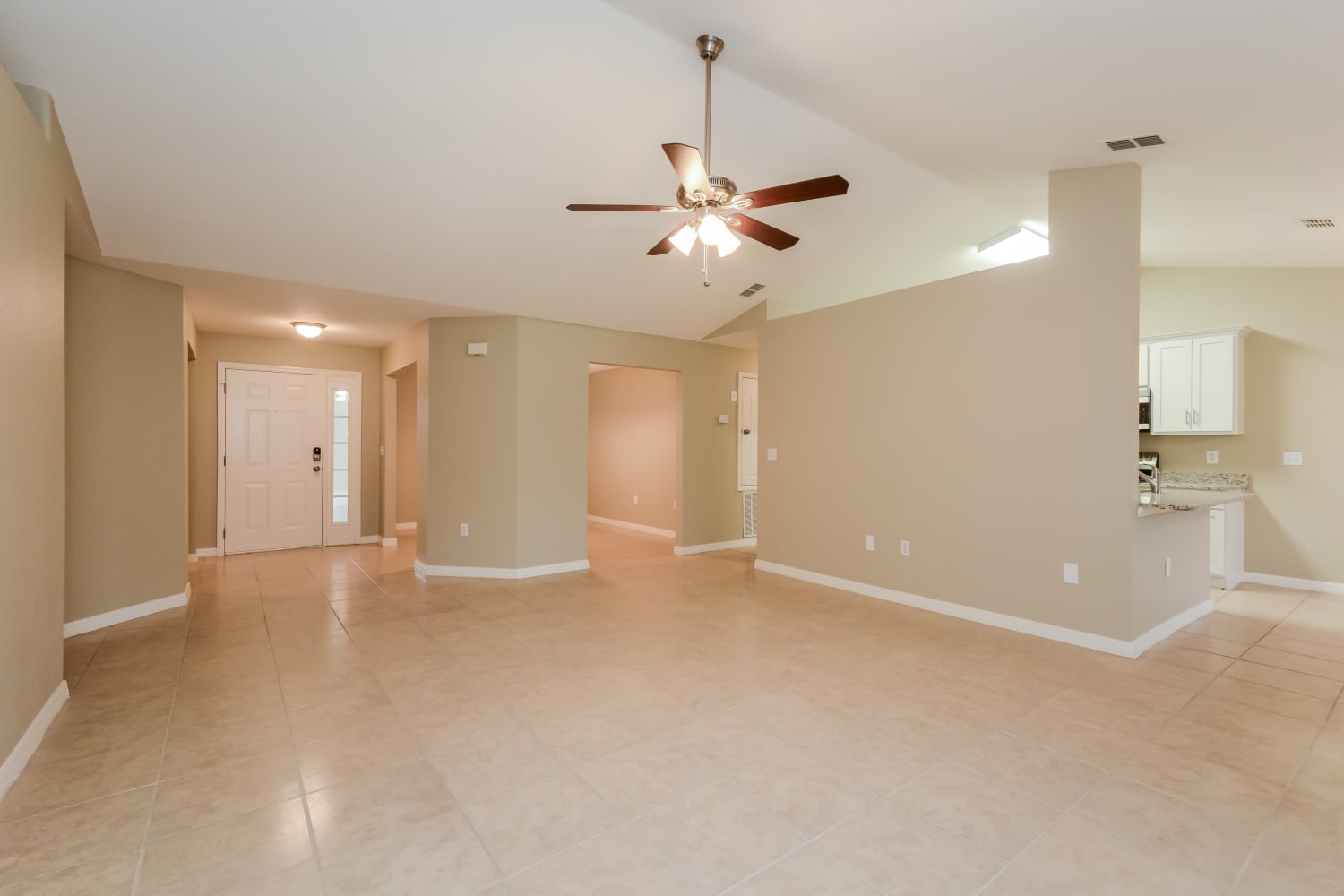 7685 Canterbury Cir photo 5