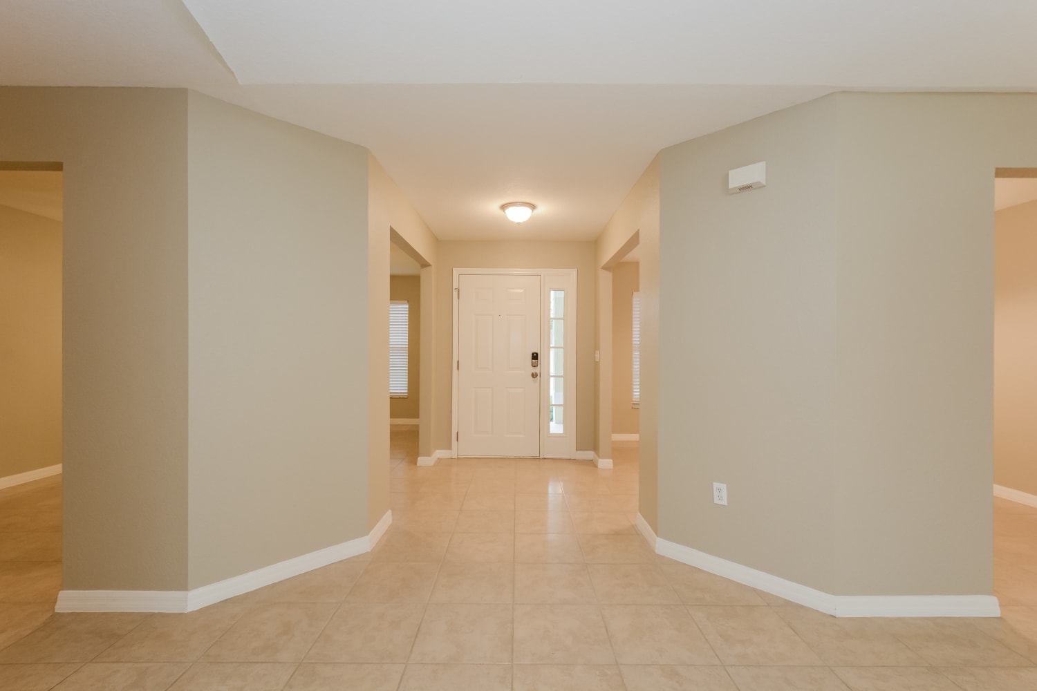 7685 Canterbury Cir photo 2