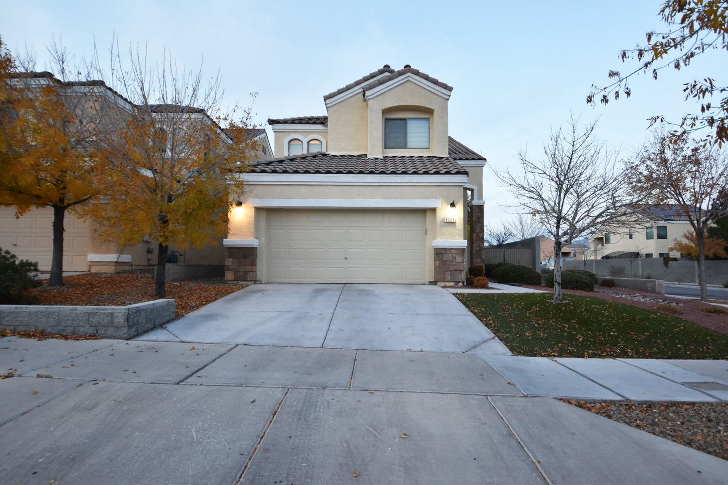 9008 Dorrell Ln photo 2